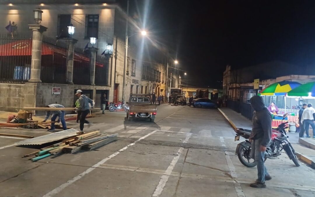Congestionamiento vehicular en zona 1 por instalación de ventas del Segundo Viernes de Cuaresma