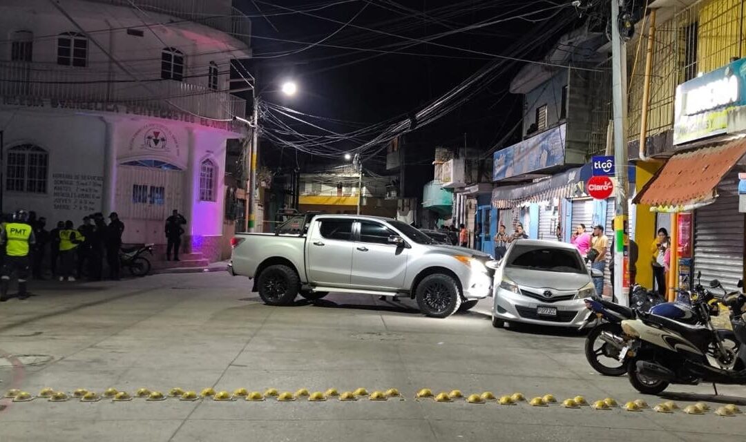 Atacan a balazos al jefe de la PMT de San Miguel Petapa frente a su vivienda