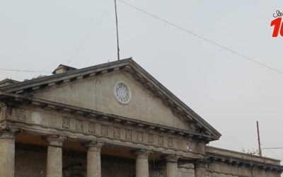 Dan mantenimiento al histórico reloj de la Casa de la Cultura de Occidente