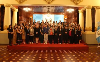 Reconocen a padrinos de Clubes de Ciencias por impulsar el talento juvenil en Guatemala