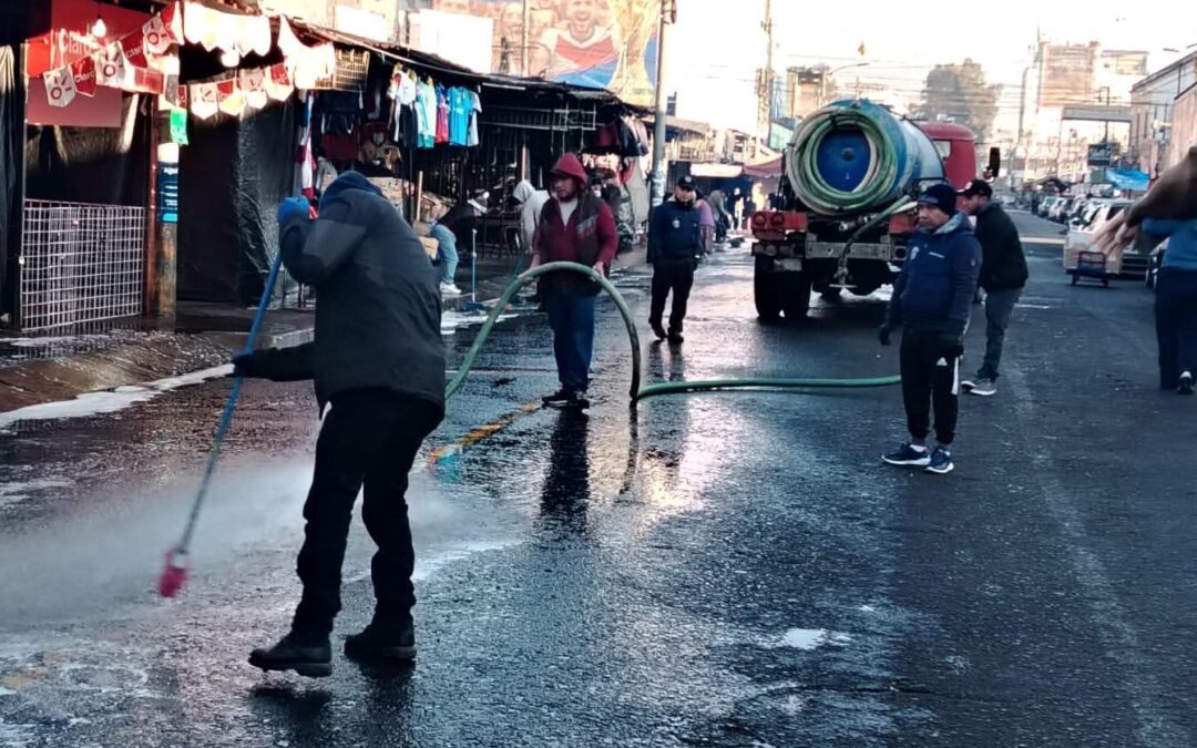 Ordenan y limpian espacio para estacionamientos de taxis
