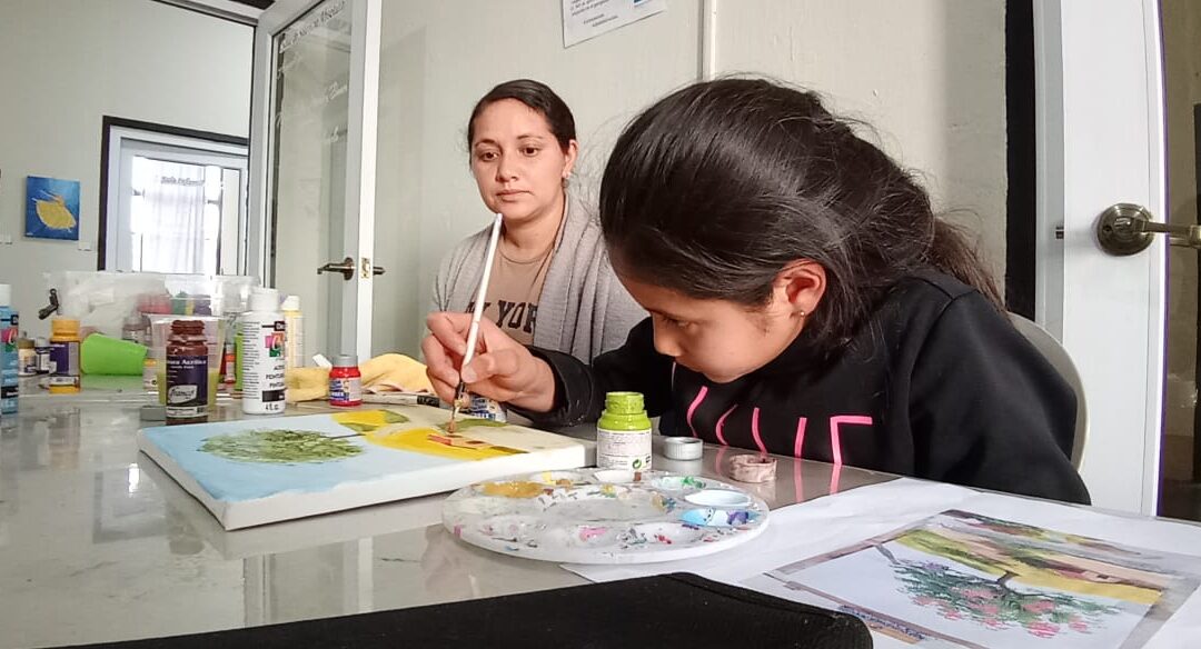 Inician clases de dibujo y pintura en Quetzaltenango