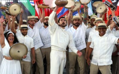 «Bad Bunny» aprovecha espectáculo de medio tiempo en Super Bowl LX para lanzar mensaje de unidad