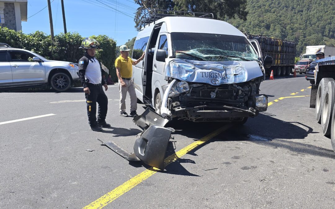 Cinco turistas costarricenses heridos en accidente de tránsito en Sololá