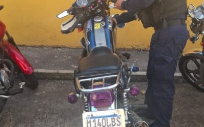 Recuperan en Retalhuleu motocicleta hurtada en Amatitlán
