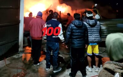 Incendio estructural moviliza a socorristas en San Juan Ostuncalco