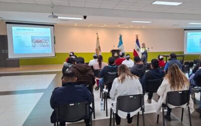 PMTQ imparte charlas de educación vial a personal del IGSS en Xela
