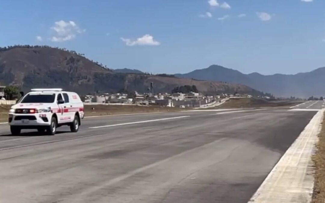 Aeródromo de Quetzaltenango fortalece protocolos de emergencia con simulacros de tiempo de respuesta.