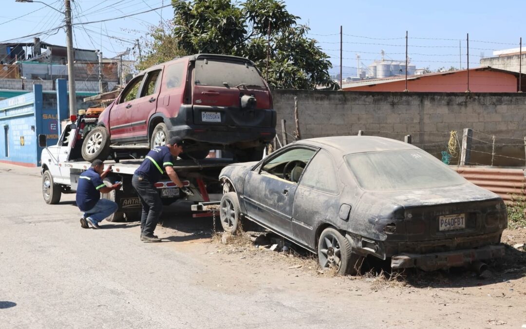 Vecinos y Municipalidad recuperan espacios públicos en zona 2 de Xela