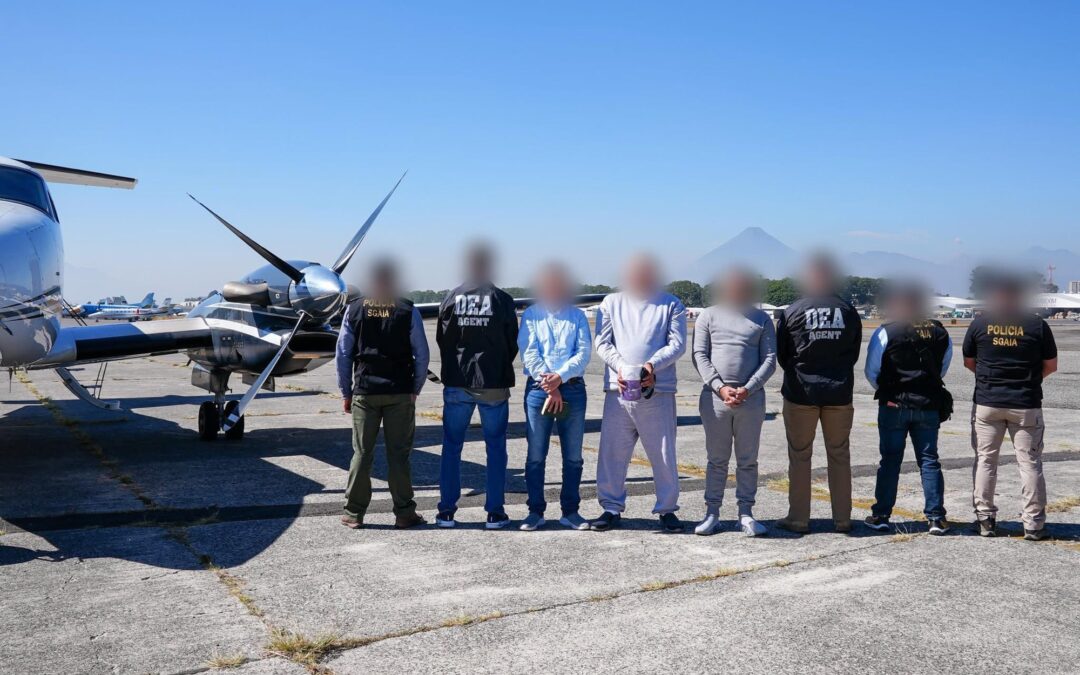 Tres guatemaltecos son extraditados a EE. UU. por cargos de narcotráfico internacional