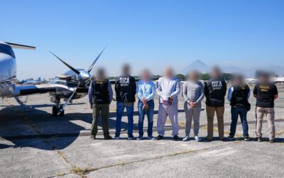 Tres guatemaltecos son extraditados a EE. UU. por cargos de narcotráfico internacional