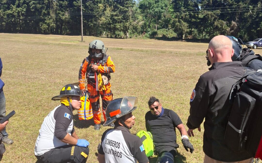 Jornada agotadora de rescate en el volcán Atitlán