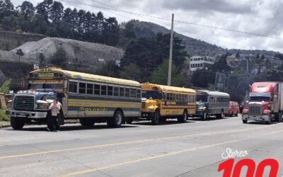 Transportistas exigen acciones al presidente y diputados por alza del diésel en Quetzaltenango