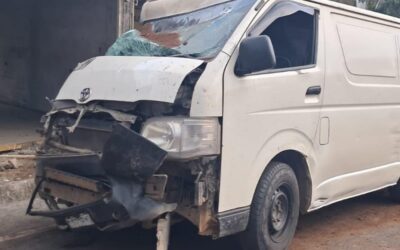 Dos hombres con quemaduras graves tras accidente de tránsito en Génova Costa Cuca