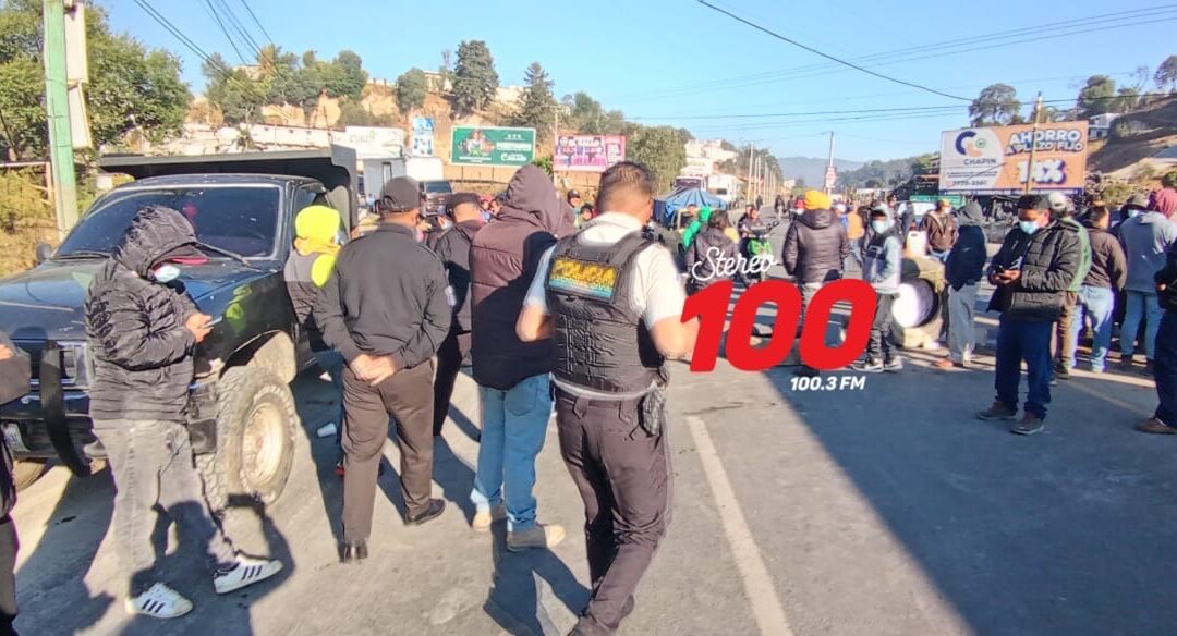 PNC dialoga con transportistas para liberar bloqueos en Quetzaltenango
