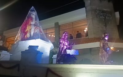 Jesús de la Paciencia recorre la cuarta calle rumbo a Catedral en Xela