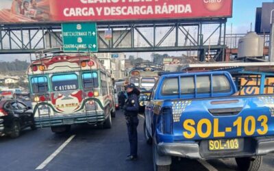 PNC brinda seguridad en parada de buses en Sololá