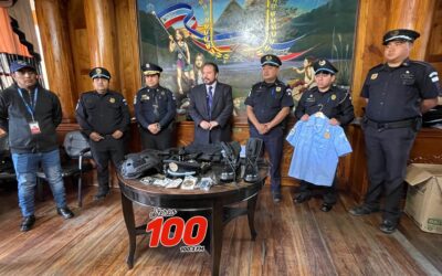 Entregan uniformes y equipo a Policía Municipal (PM) de Quetzaltenango
