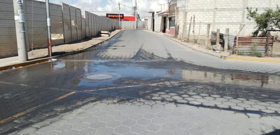 Vecinos denuncian colapso de drenaje en La Esperanza