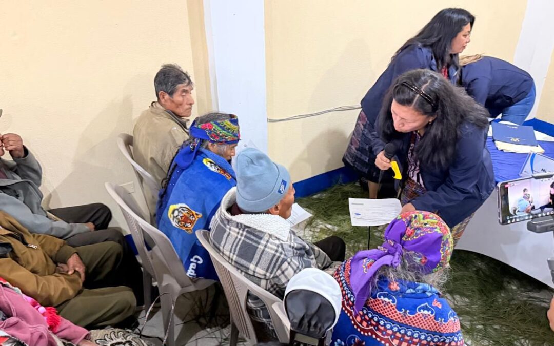 Mintrab entrega más de 40 notificaciones a adultos mayores en pobreza extrema