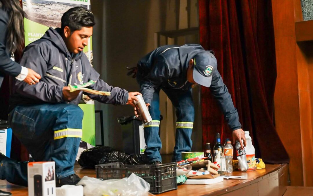 Muni de Quetzaltenango y Cunoc capacitan sobre manejo de residuos sólidos