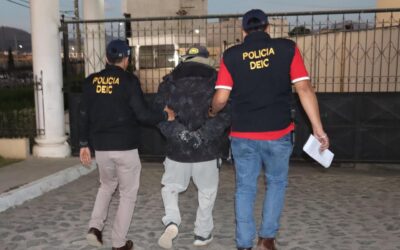 Detenido por cuatro delitos contra una menor de edad