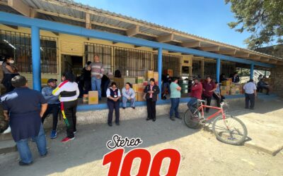 Entregan textos a niños de segundo a sexto primaria