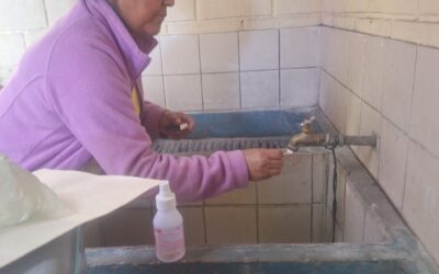 Evalúan calidad del agua en centro educativo de Xela