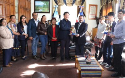 Muni de Xela firma lazos para cooperación energética