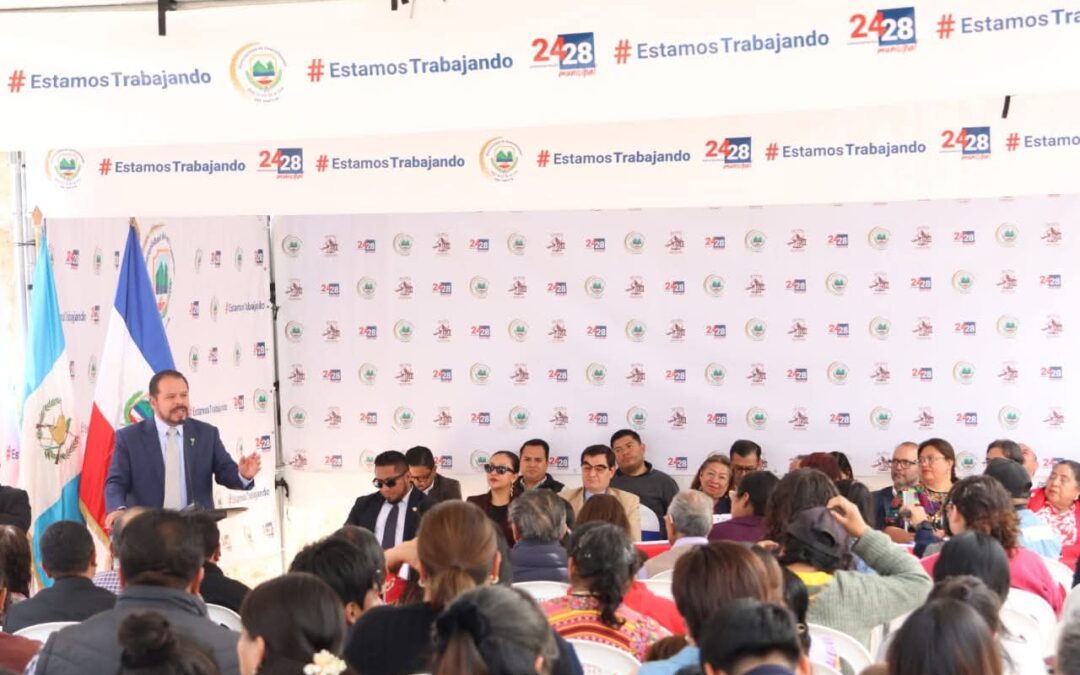Colocan primera piedra de proyecto en la zona 6 de Quetzaltenango