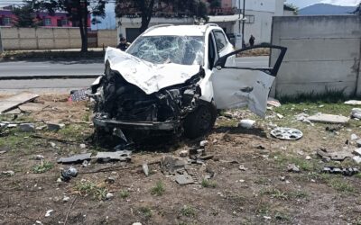 Piloto muere y dos tripulantes resultan heridos en accidente en autopista de Quetzaltenango