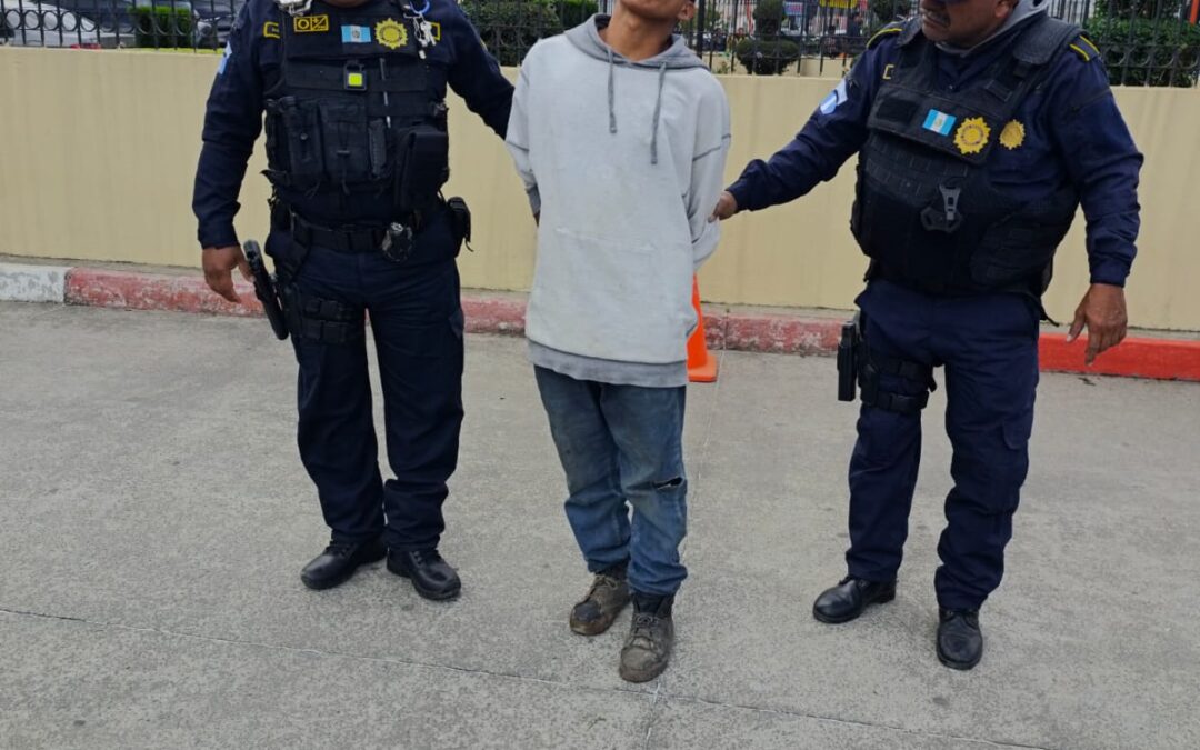 Luego de denuncia ciudadana capturan a hombre en Xela