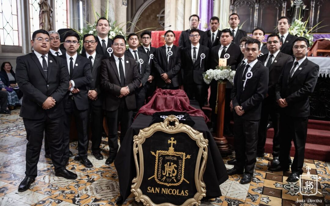 Solemne bendición de atuendos y nuevos integrantes marca preparativos de Semana Santa