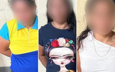 Arrestan a tres mujeres por incentivar al incendio de escuela