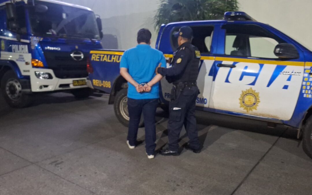 Capturan a hombre con 152 teléfonos sin documentación en Retalhuleu