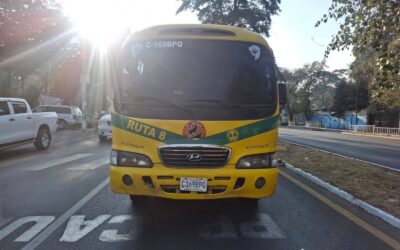 Accidente de tránsito deja daños materiales en la zona 1 de Quetzaltenango