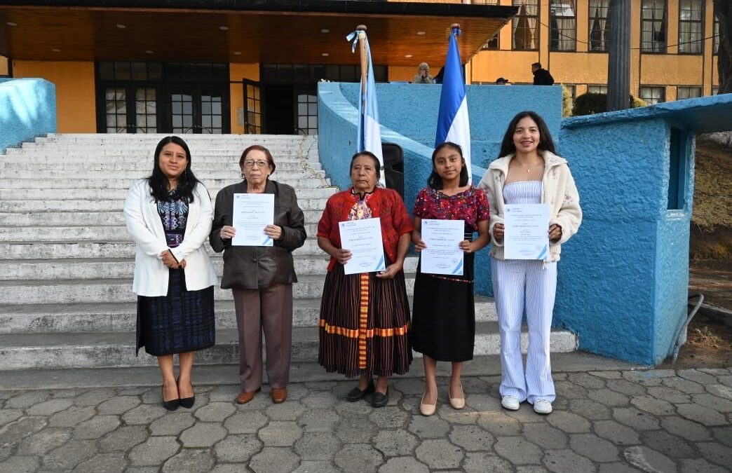 Reconocen trayectoria de mujeres quetzaltecas en el marco del Día Internacional de la Mujer