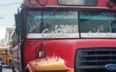 Accidente de tránsito deja daños materiales en zona 1 de Quetzaltenango