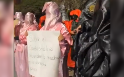 Encapuchados del CUNOC protestan por alza en combustibles