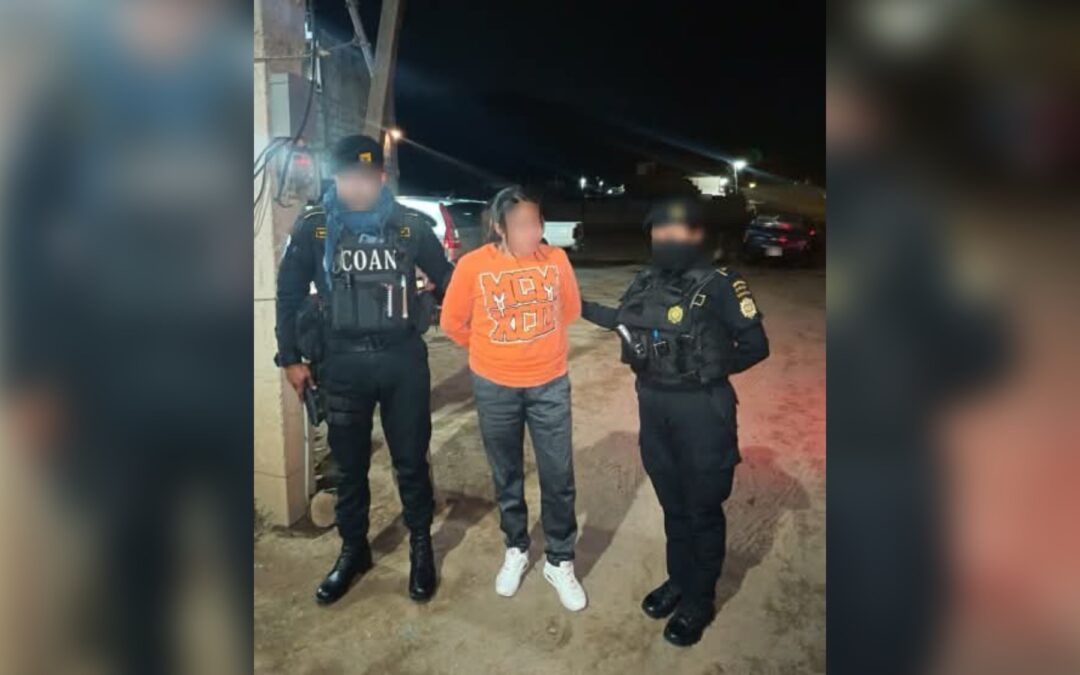 Capturan a mujer por extorsión en La Esperanza, Quetzaltenango