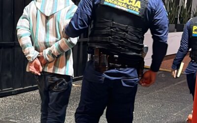 Ataca con arma blanca a su padre para ingresar a pandilla