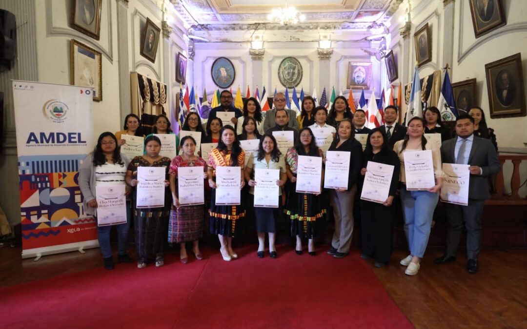AMDEL impulsa emprendimientos y reconoce a empresarias en Xela