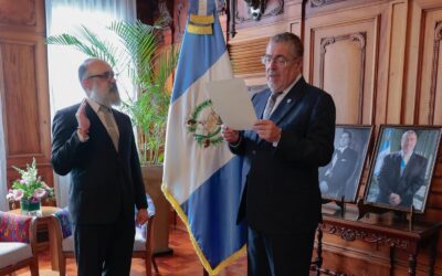 Luis Méndez Salinas asume como nuevo Ministro de Cultura y Deportes: Un gestor de la palabra y el pensamiento