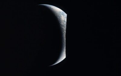 Los astronautas de Artemis II han completado su vuelo lunar y están volando hacia casa