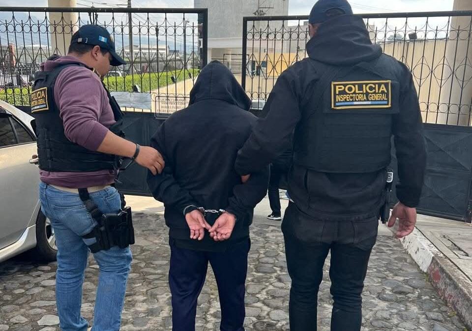 Arrestan en Quetzaltenango a elementos de las FEP por robo de Q1 millón