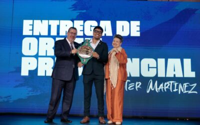 Boxeador guatemalteco, Lester Martínez, es reconocido con la Orden Presidencial de Guatemala