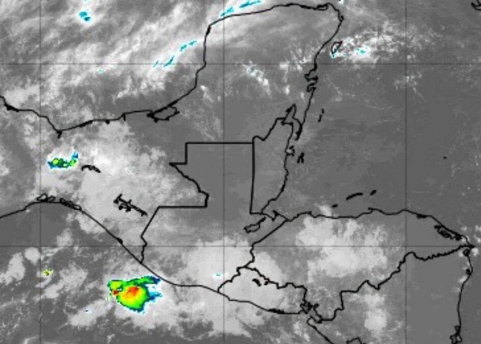 Vaguada sobre Guatemala provocará intensas lluvias y tormentas este domingo