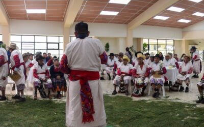 Honran a quienes promueven la identidad con indumentaria