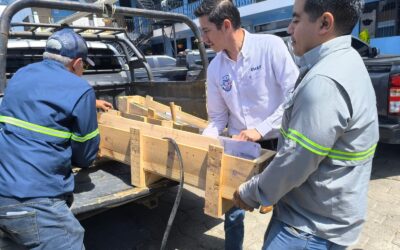 EMAX recibe equipo sumergible para pozo en zoológico