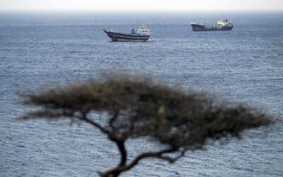 Trump ordena atacar toda pequeña embarcación sospechosa de minar el Estrecho de Ormuz
